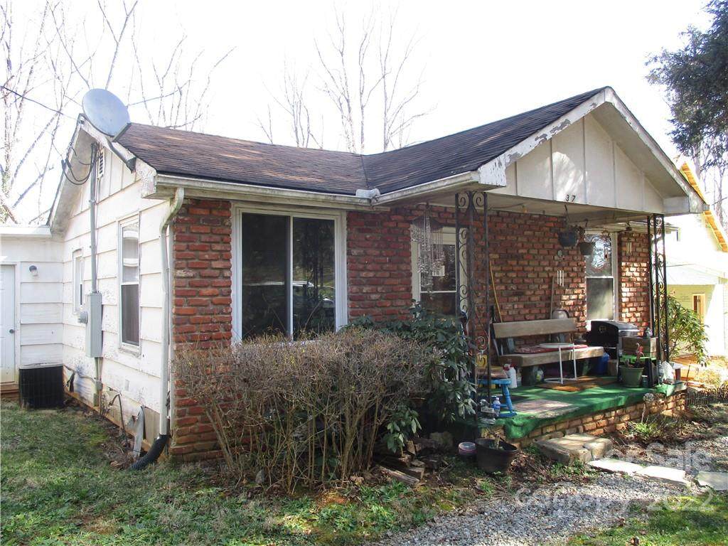 37 Shadowlawn Drive - Photo 1