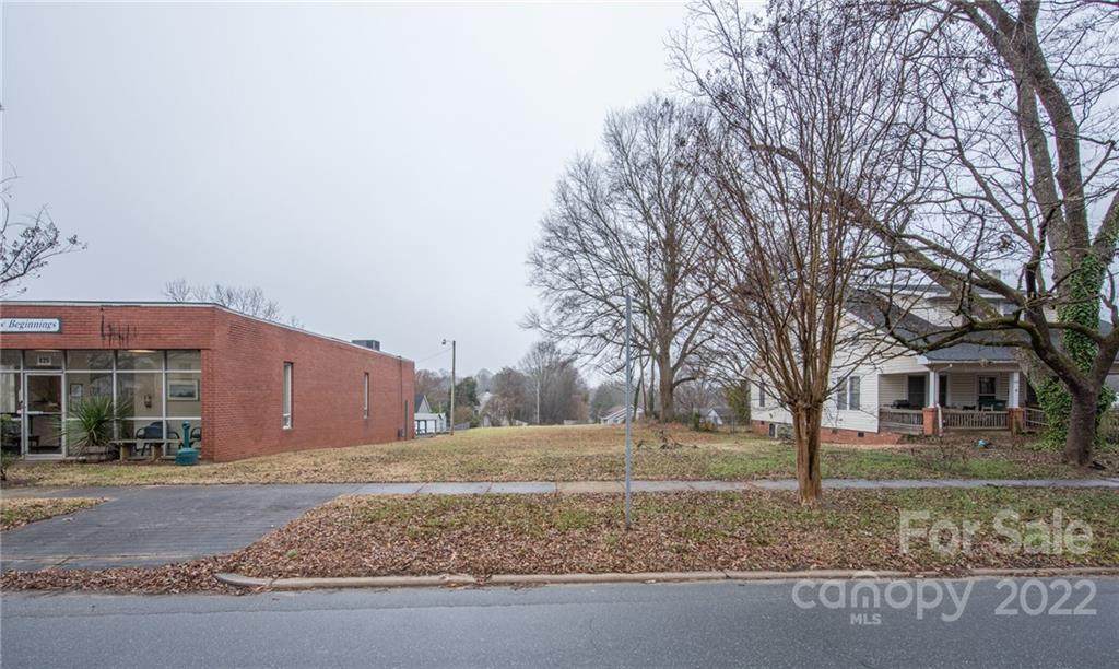 821 2ND Street - Photo 1