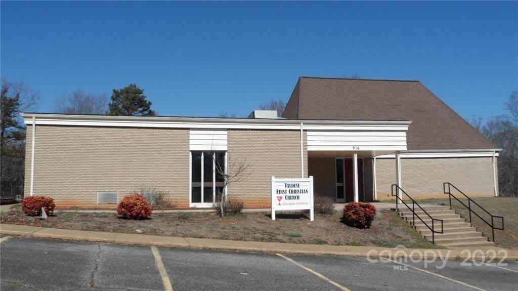 916 Berry Avenue - Photo 1