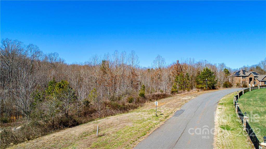 569 Carollbrook Drive - Photo 1