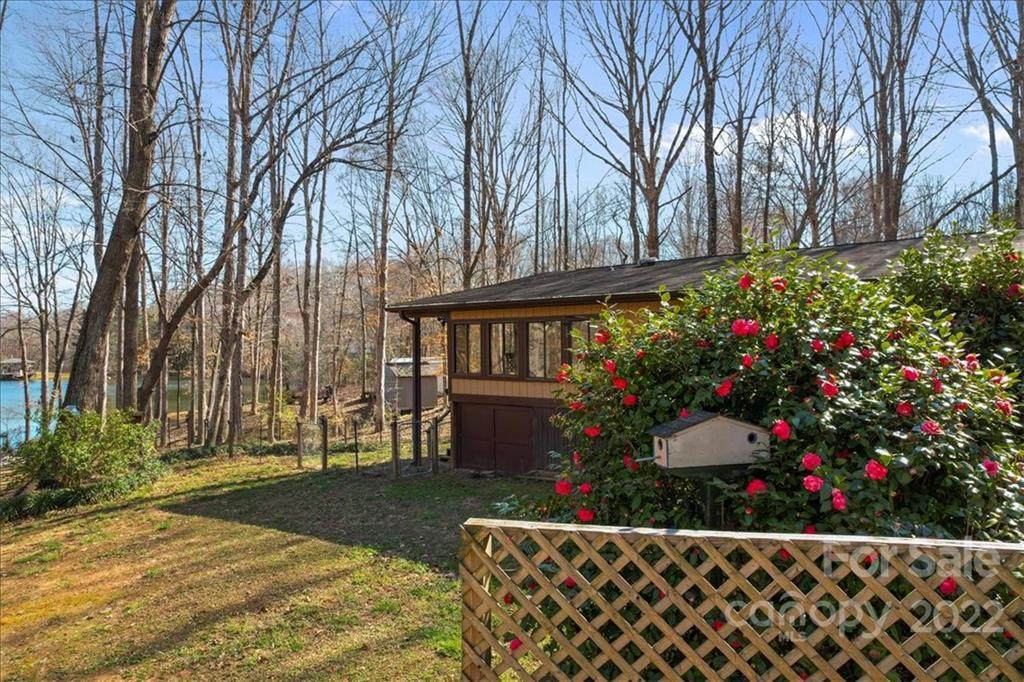 566 Hampshire Hill Road - Photo 1