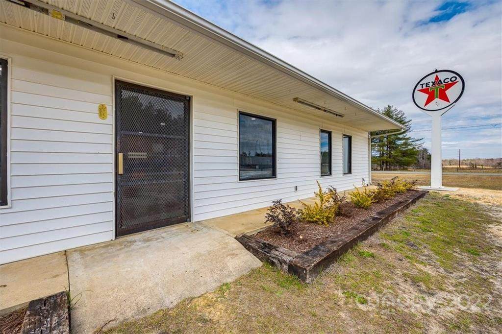 7984 Taxahaw Road - Photo 1