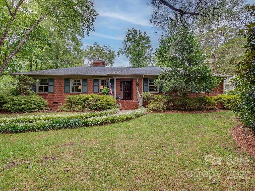 630 Nottingham Drive - Photo 1