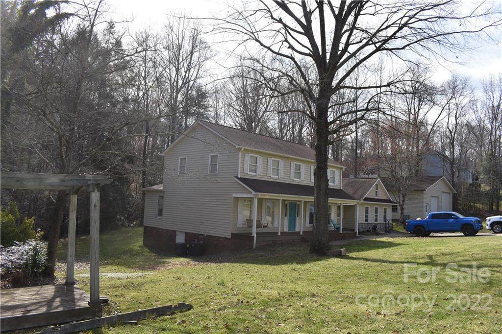 84 Lakeview Drive - Photo 1