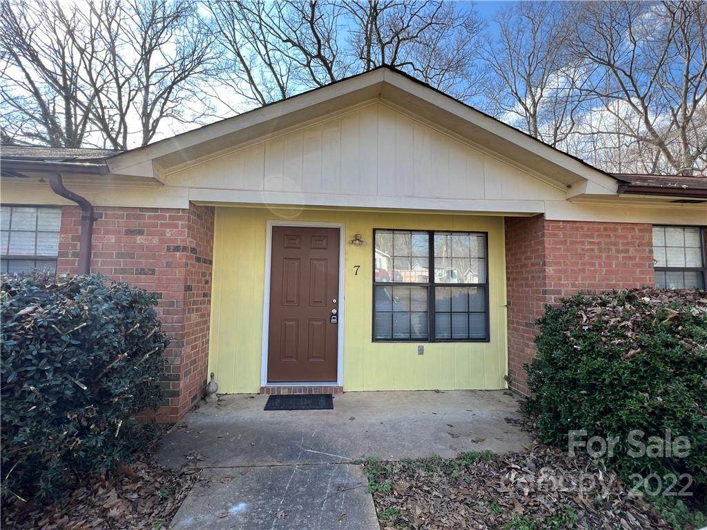 634 Hillcrest Drive - Photo 1