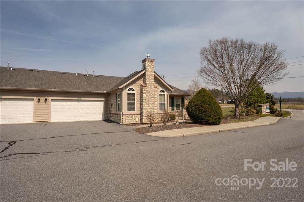 4 Valley Trace Lane - Photo 1