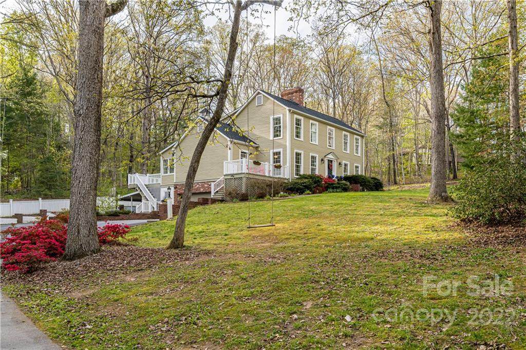 8 Woodmere Drive - Photo 1