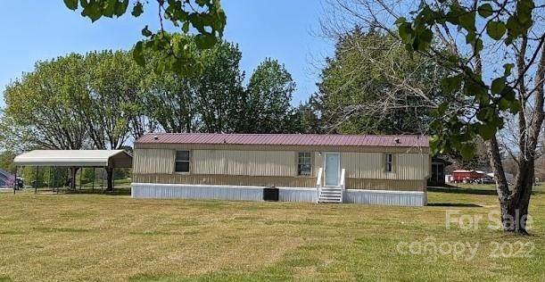 102 Lakeview Drive - Photo 1