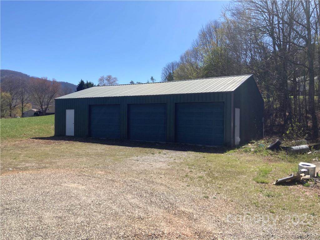 4902 Charlie Crawley Road - Photo 1