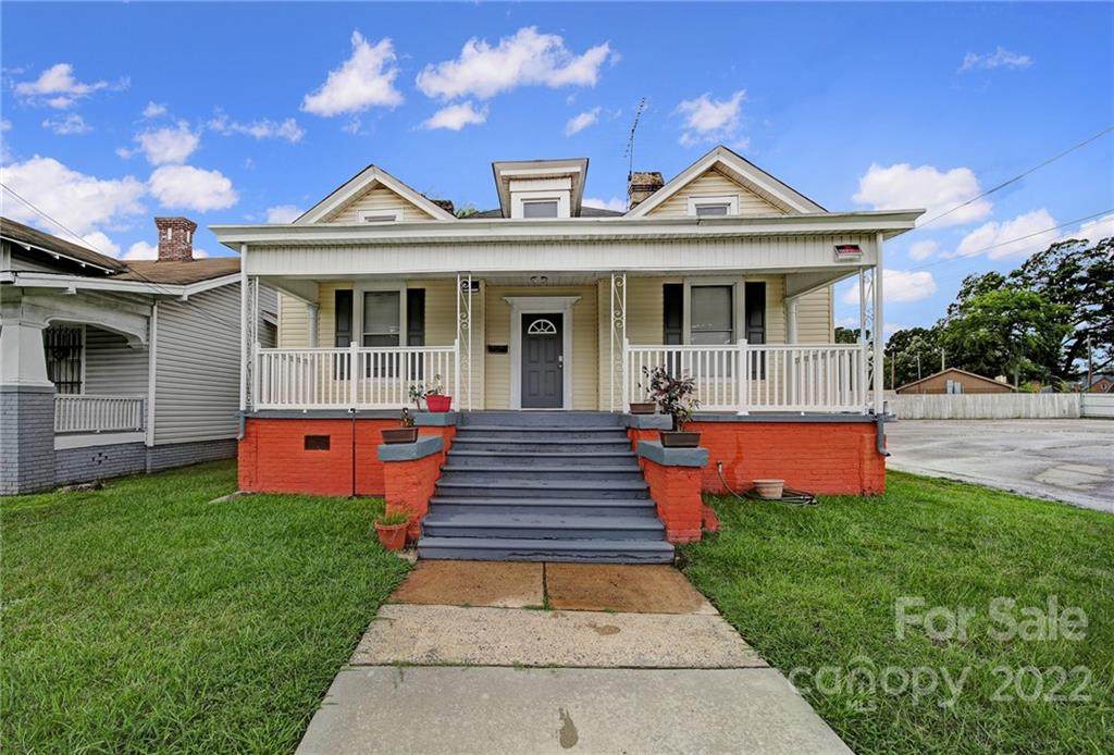 604 Saluda Street - Photo 1