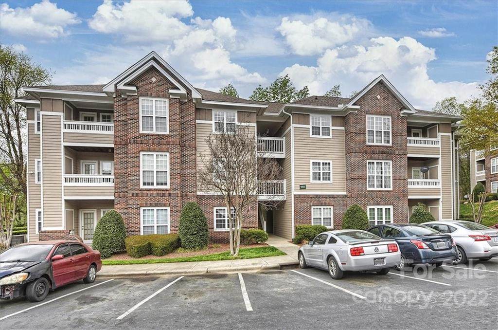 9811 Campus Walk Lane - Photo 1