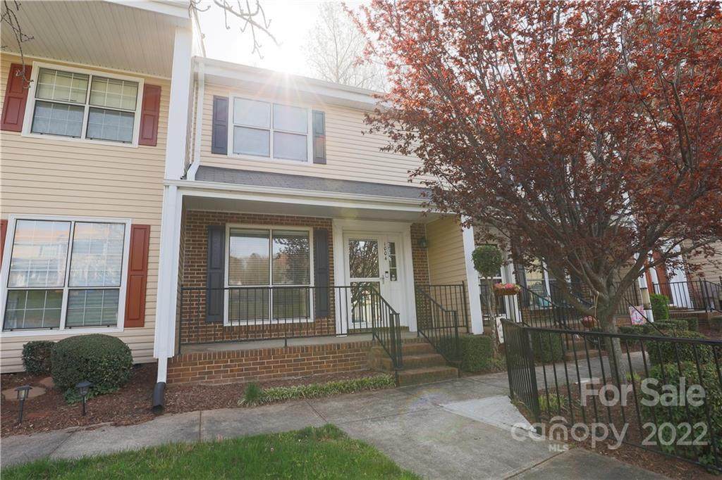 1004 Surry Lane - Photo 1