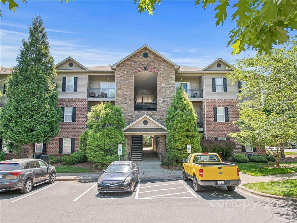137 Appeldoorn Circle - Photo 1