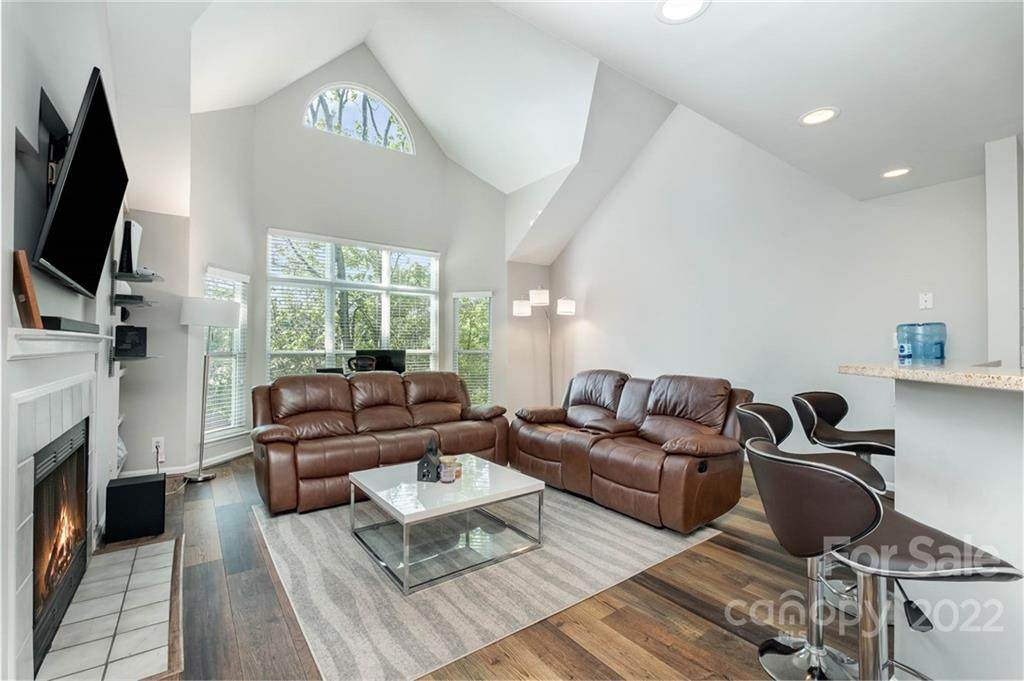 529 Graham Street - Photo 1