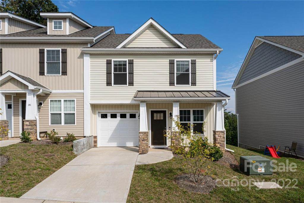 139 Monmouth Way - Photo 1