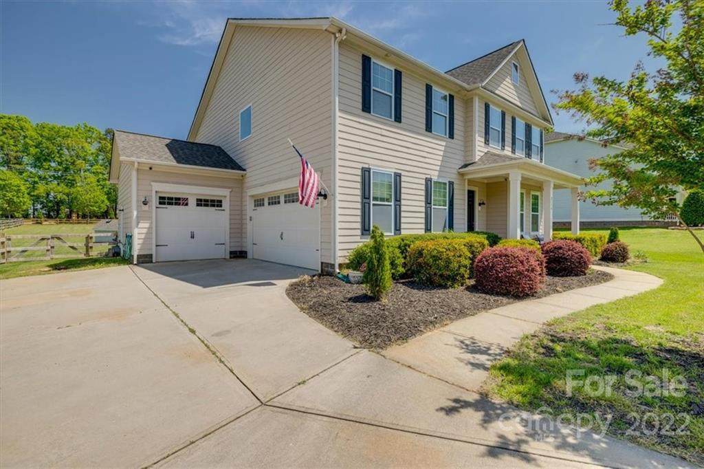 2136 Darian Way - Photo 1