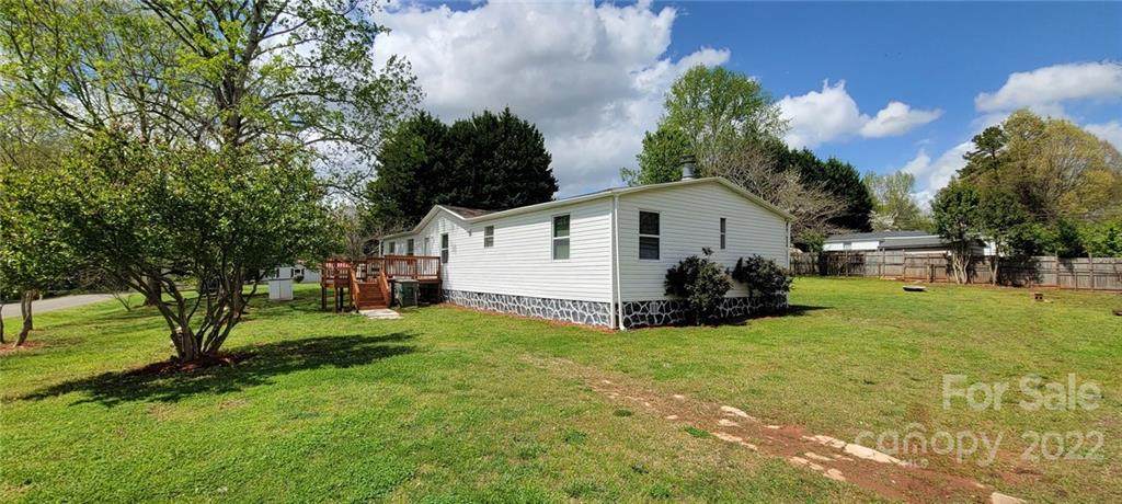 4482 Queens Street - Photo 1