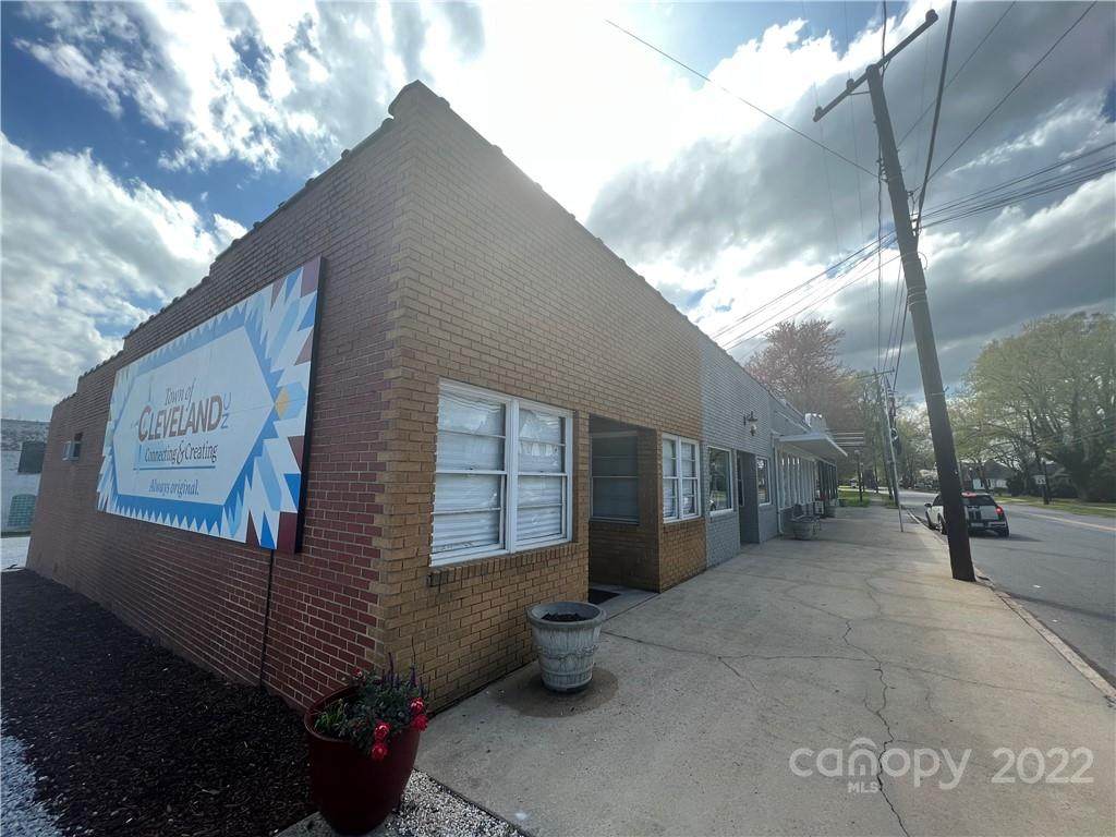 101 Main Street - Photo 1