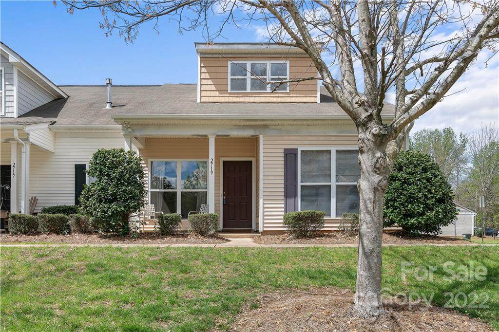 2719 Meadow Knoll Drive - Photo 1