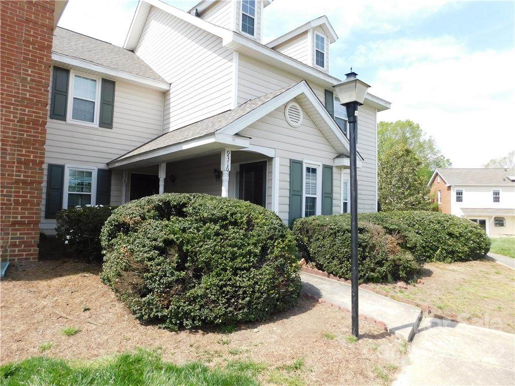 9318 Vicksburg Park Court - Photo 1