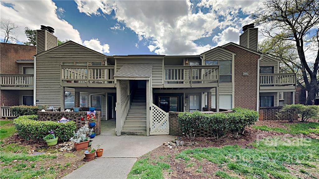 1612 Sharon Road - Photo 1