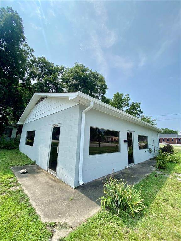 560 Saluda Road - Photo 1