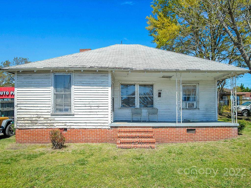 1704 Franklin Boulevard - Photo 1