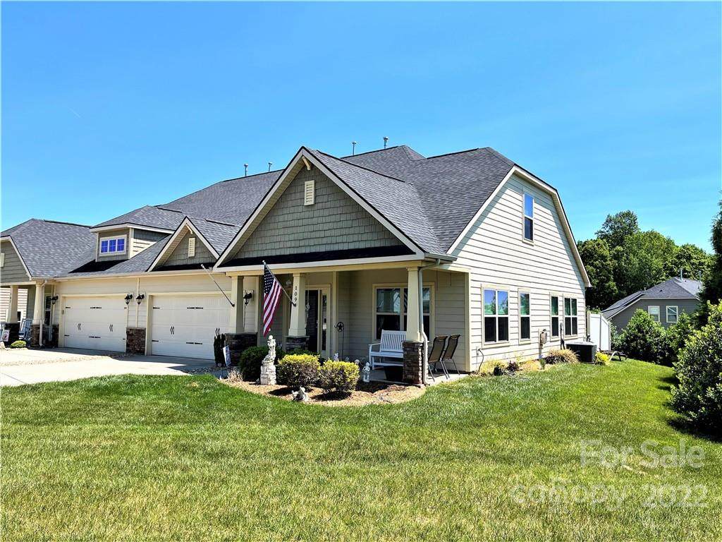 109 Damsire Court - Photo 1