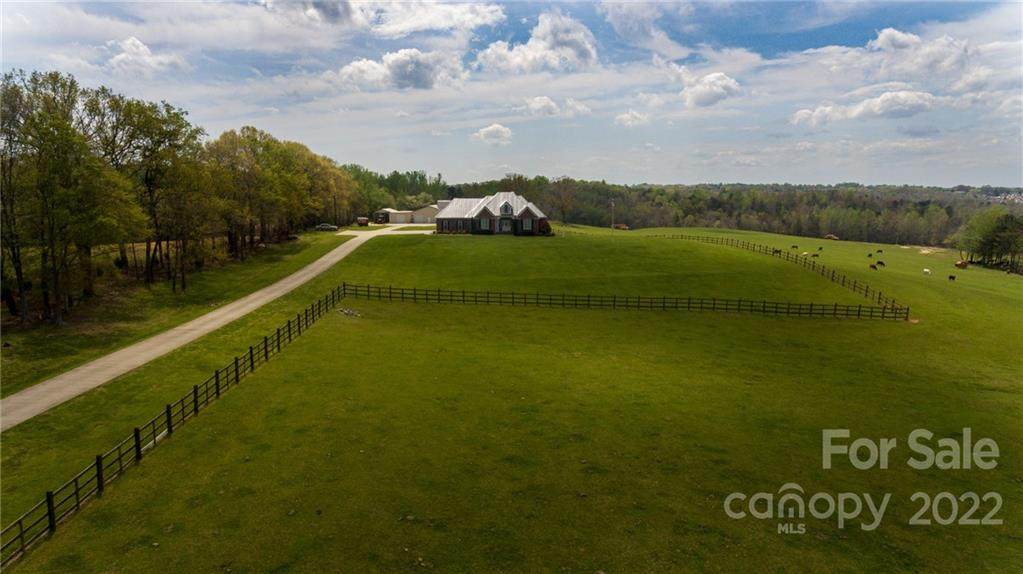 320 Range Road - Photo 1