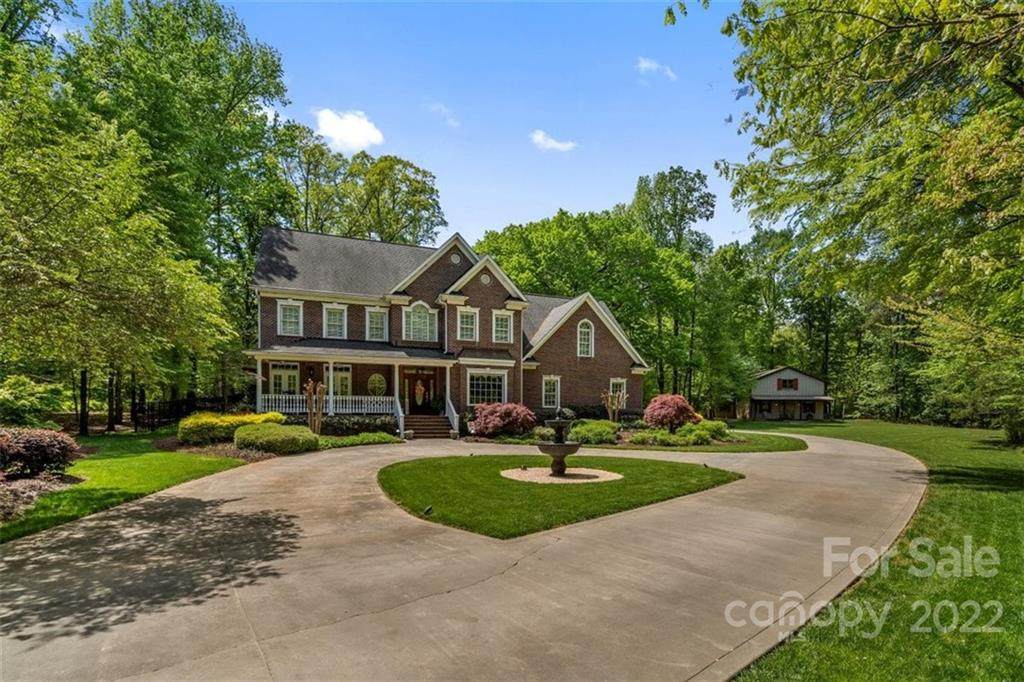 1033 Pierce Avenue - Photo 1