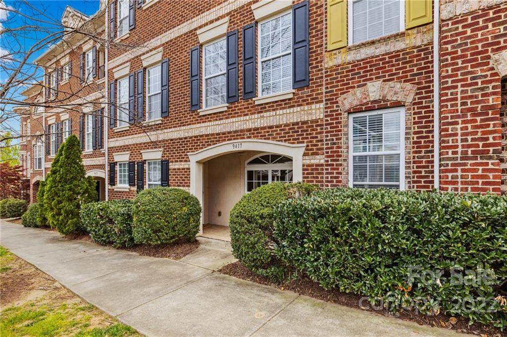 9417 Kings Parade Boulevard - Photo 1