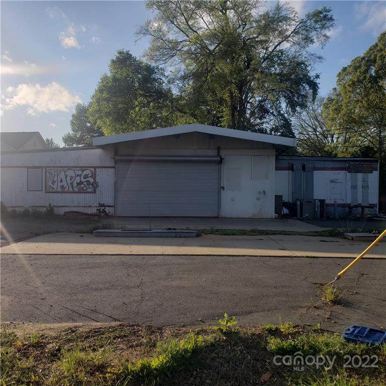 700 Tuckaseege Road - Photo 1