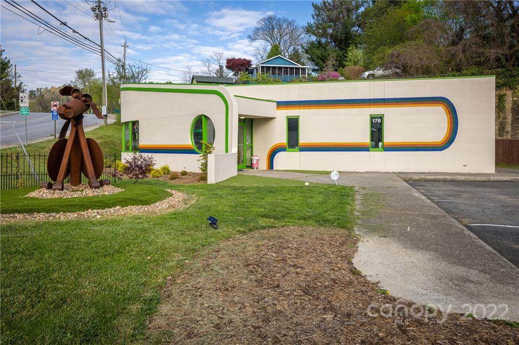 178 Charlotte Street - Photo 1