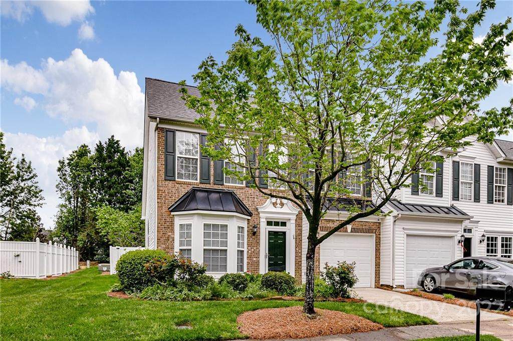 5072 Parkview Way - Photo 1