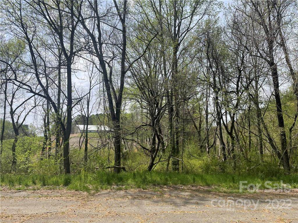 470 Woodberry Drive - Photo 1