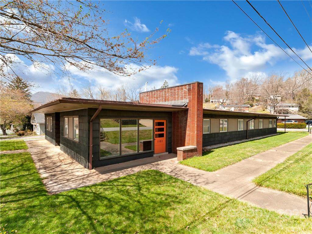 1101 Main Street - Photo 1