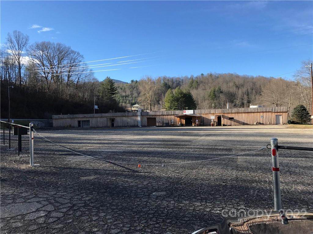 621 Micaville Loop - Photo 1
