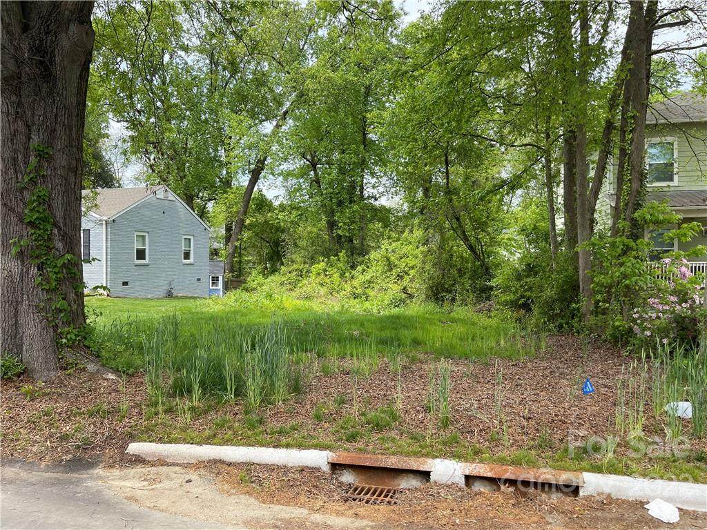 1001 Everett Place - Photo 1