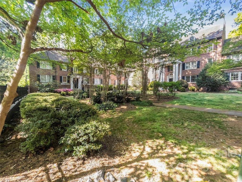 105 Laurel Avenue - Photo 1