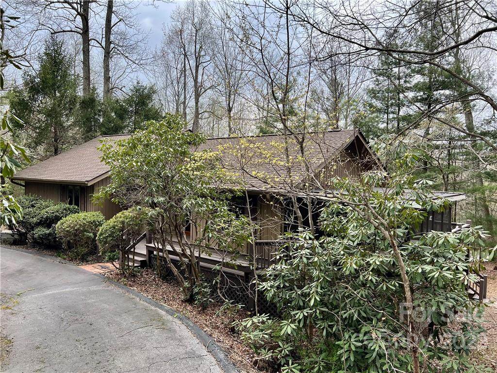 511 Toms Drive - Photo 1