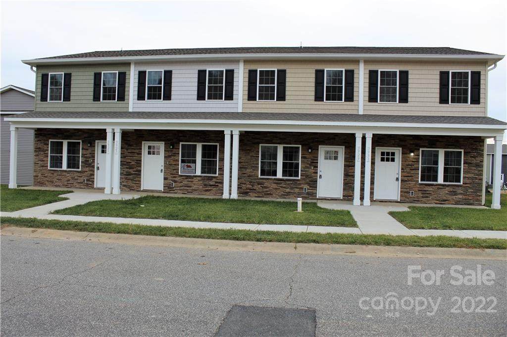 3961 Hemingway Drive - Photo 1