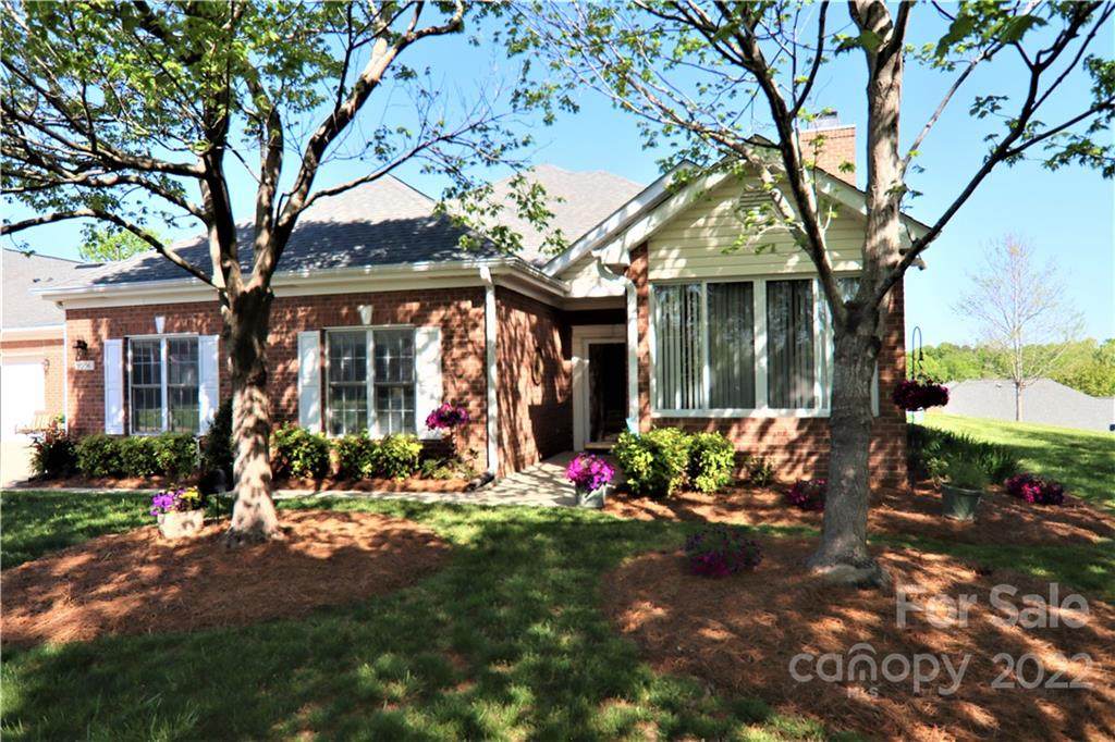 8556 Highland Glen Drive - Photo 1