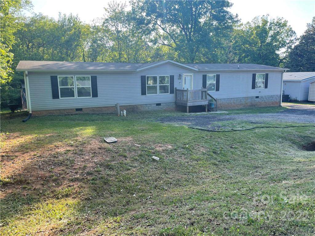 552 Iredell Avenue - Photo 1