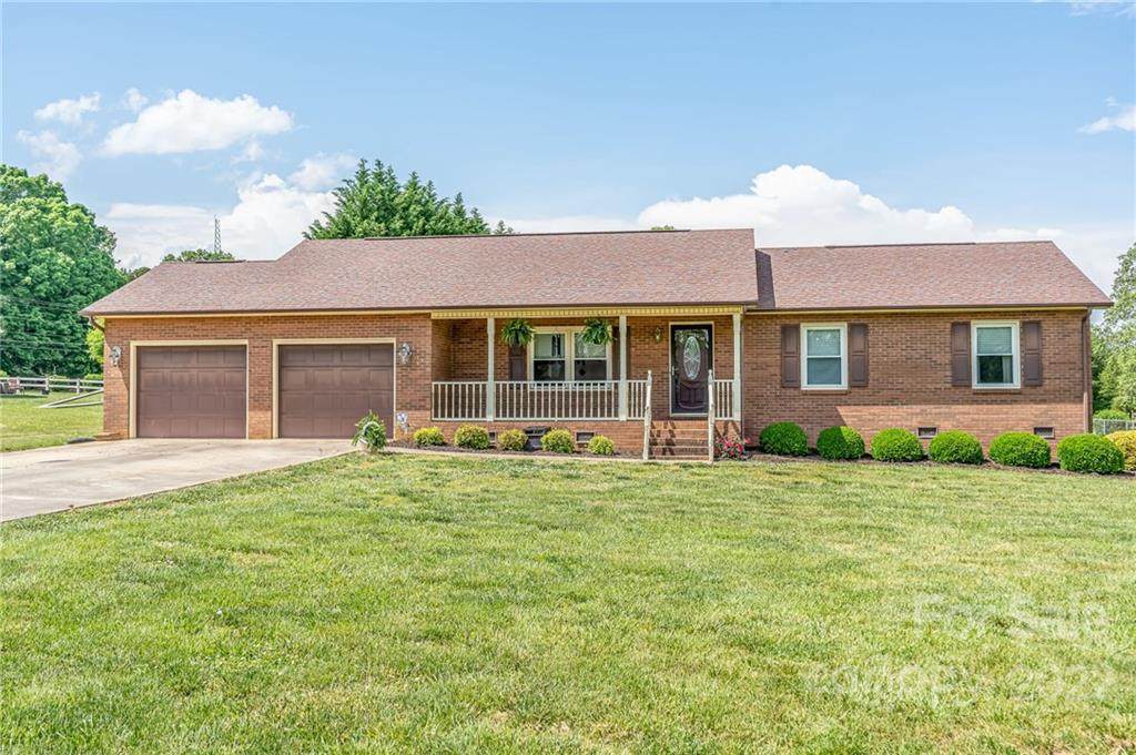 1833 Indian Trail - Photo 1