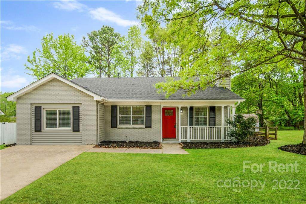 5807 Hunters Crossing Lane - Photo 1