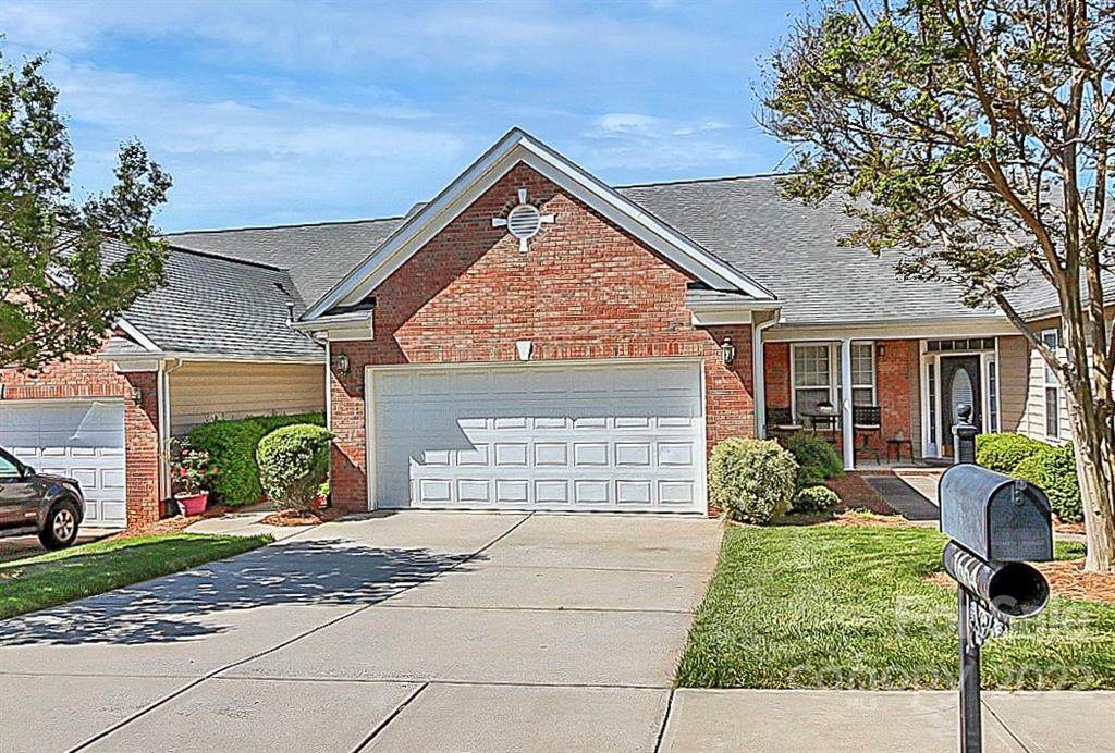 1664 Onyx Ridge - Photo 1