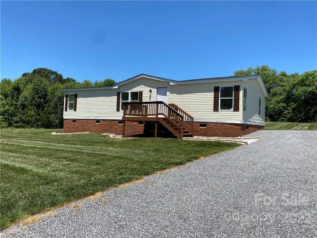 136 Cedarvale Drive - Photo 1
