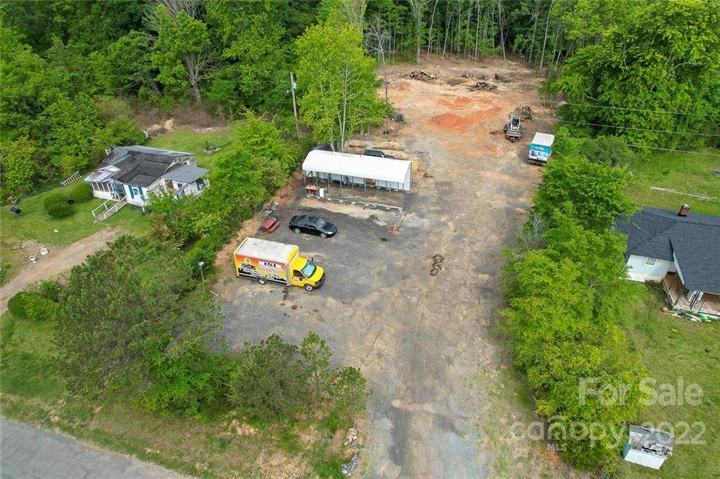 2106 Wright Road - Photo 1