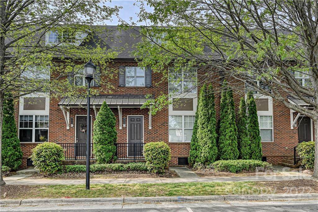 111 Steinbeck Way - Photo 1