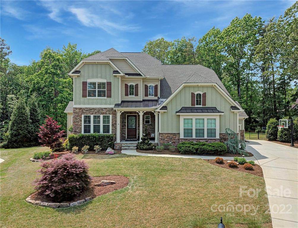 732 Chaucer Circle - Photo 1